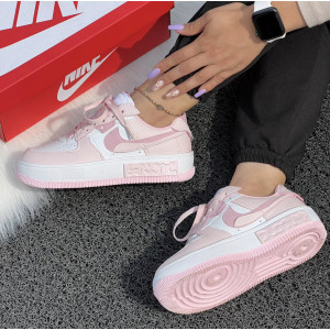 NIKE NEW PINK 